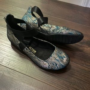 PRO TIME REACTION KENNETH COLE BALLET FLATS SIZE 7